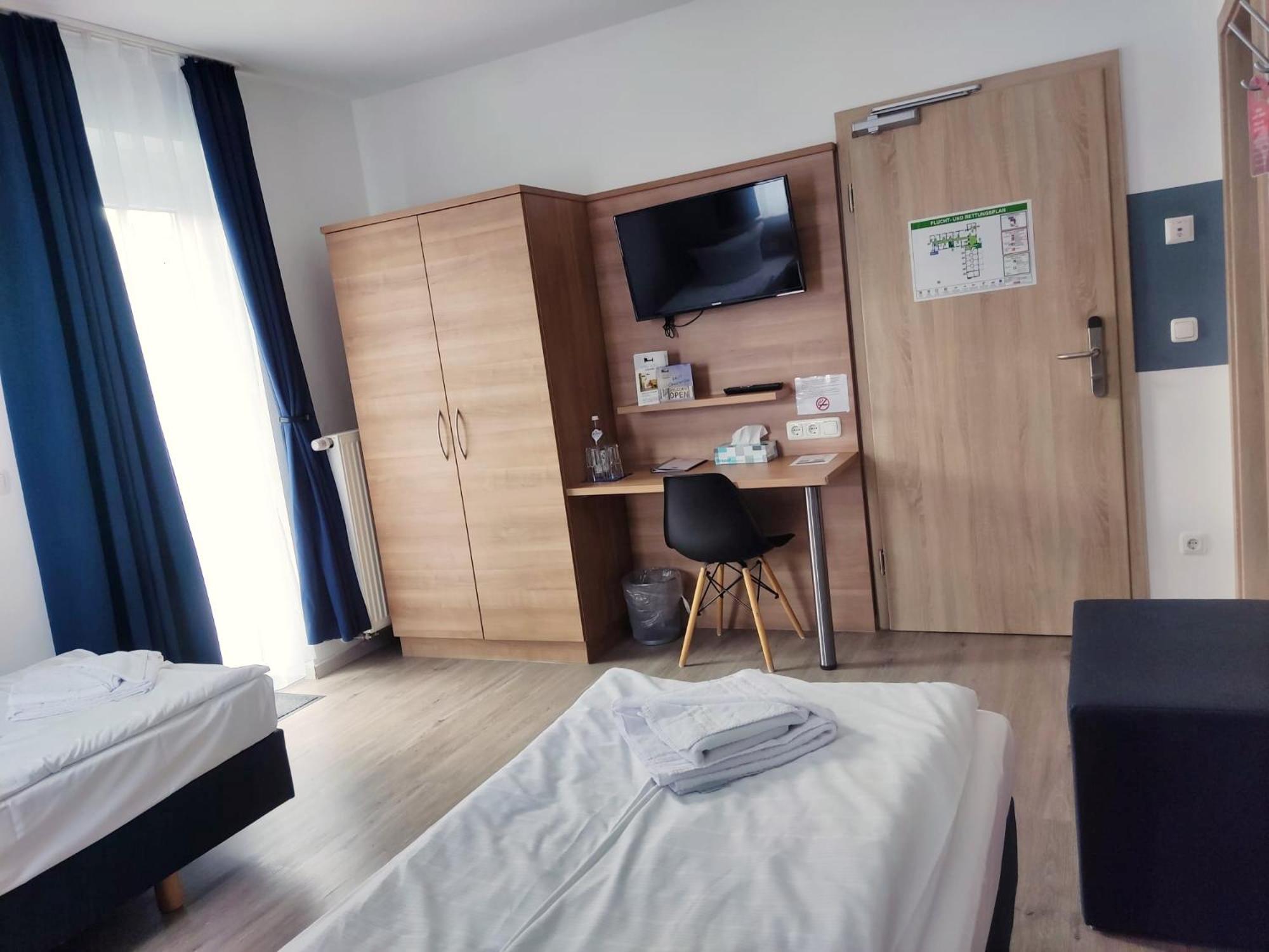 Sunny Hotel Щраубинг Екстериор снимка